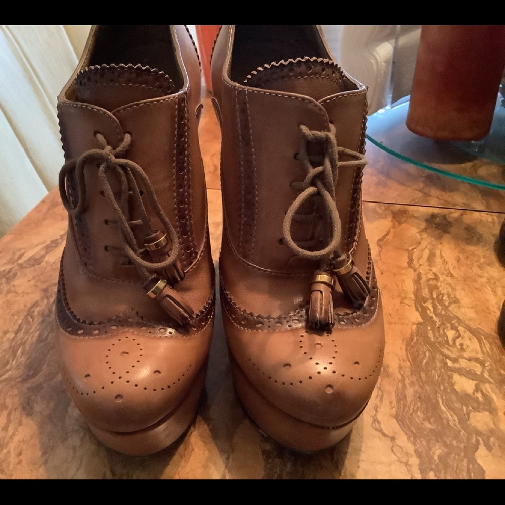 Gucci Oxford Leather Wedge Heels